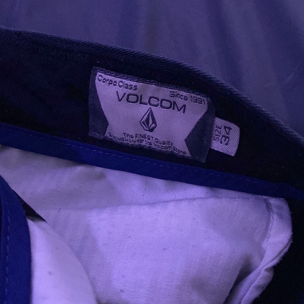 Volcom Cargo Shorts - Picture 4 of 4
